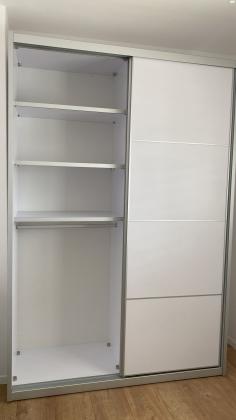 ארון של רהיטי כרמל במצב