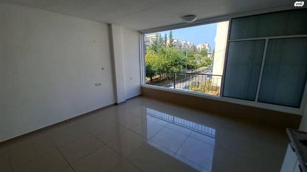 בן ציון ישראלי 15 (נאות רחל)