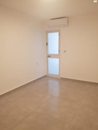 מעפילי אגוז 66 (נוה חן)