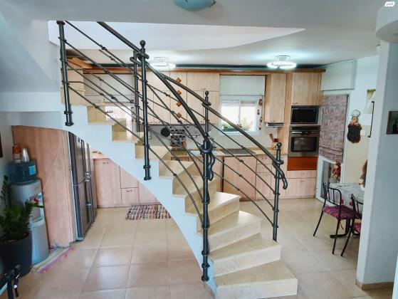 נחום שאדיקר 7 (נוה יעקב)