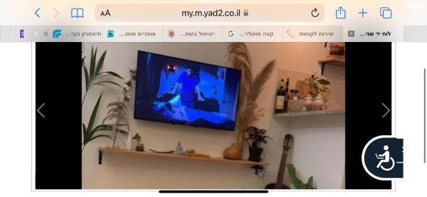 מדפים מעץ מלא בהזמנה אישית,