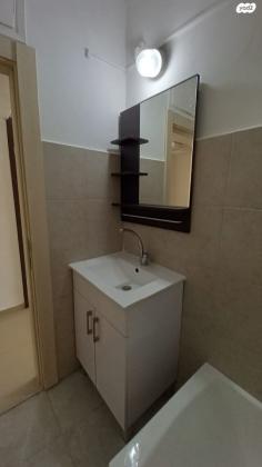 בן ציון ישראלי 15 (נאות רחל)