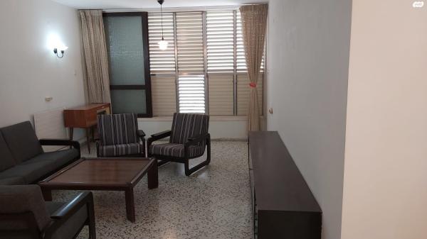 היבנר 48 (כפר גנים א)