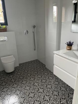 בן יהודה 16 (מרכז)