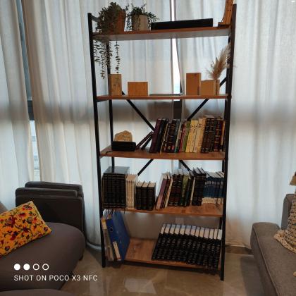 כוננית ספרים בעלת 5 מדפיםנקנה