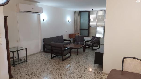 היבנר 48 (כפר גנים א)