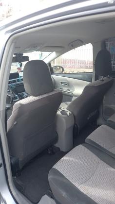 טויוטה פריוס פלוס הייבריד (2017)