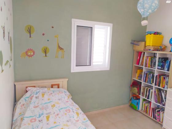 בנימין יהלום 10 (כפר גנים א)