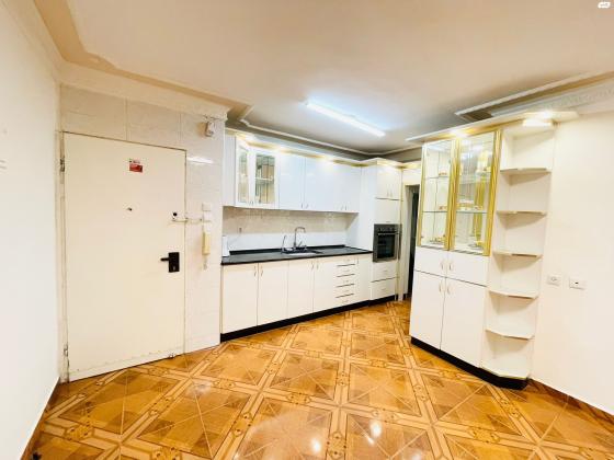 אבא אחימאיר 9 (קריית מנחם בגין)