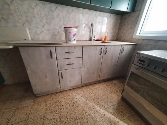 למכירה מטבח יד שניה מורכב