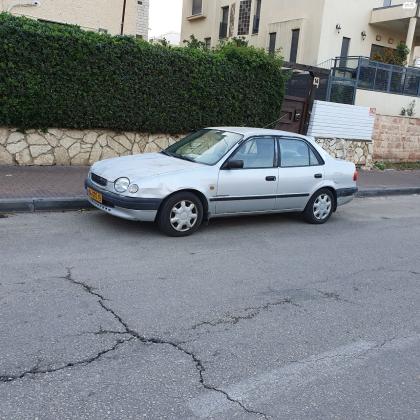 טויוטה קורולה (1998)