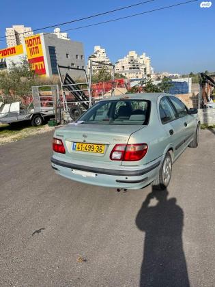 ניסאן אלמרה (2002)