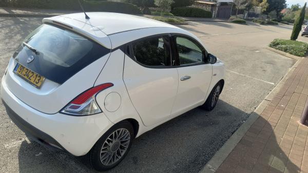 לנצ'יה אפסילון (2012)