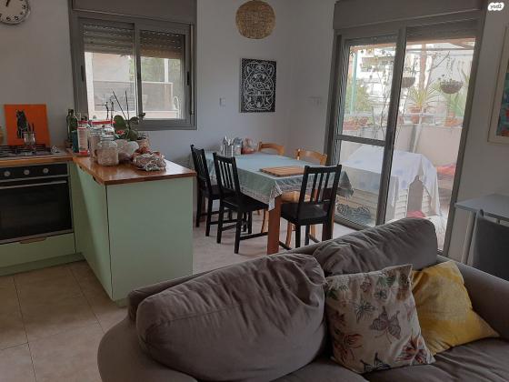 שדרות מנחם בגין 8 (נאות הראשונים)