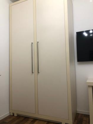 מיטה וחצי מעץ מלא (חברת