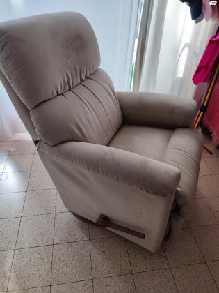 כורסת איכותית מדגם לייזי בוי של ד"ר גב