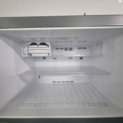 מקרר אלקטרה 530 ליטרבמצב תצוגהעובד