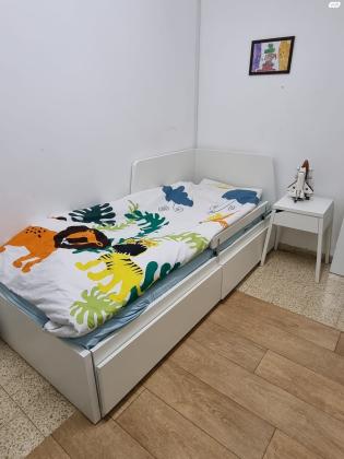 למכירה מיטת ילד של איקאה כמו חדשה