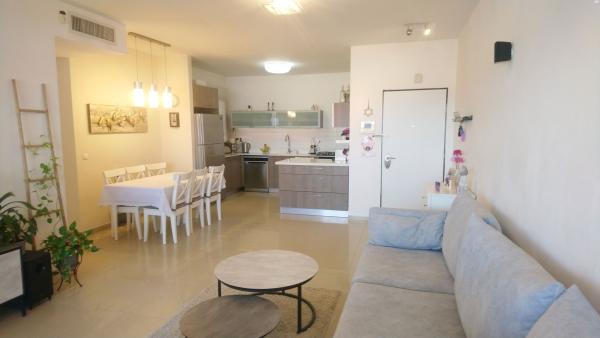 מרדכי בן דרור 14 (נווה מעוז)