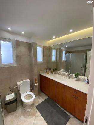 הארבעה 40 (פסגת זאב מרכז)