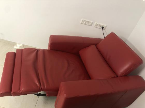 שתי כורסאות מעור אמיתי של