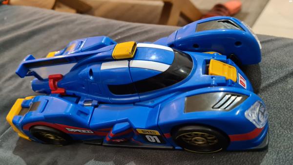 מגוון גדול של רובוטים טובוטים