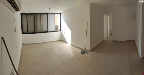 הרב אונטרמן 8 (משכנות גנים וקרית הרב סלומון)