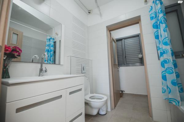 דקל הדום 11 (ניסן)