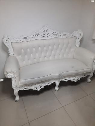 ספה וינטג' בצבע לבן שמורה