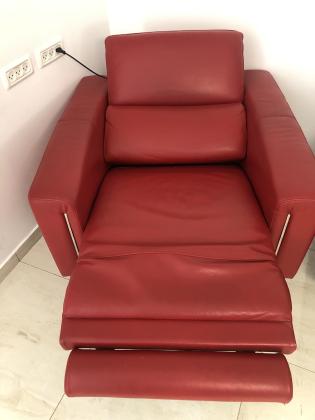 שתי כורסאות מעור אמיתי של