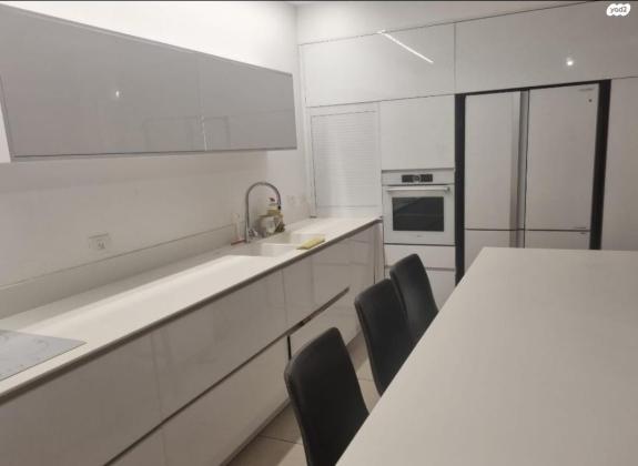 מיכאל סיטרמן 8 (נחלת יהודה)