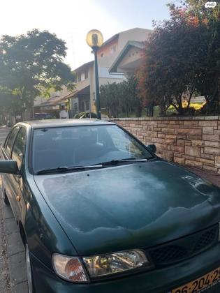 ניסאן אלמרה (1999)