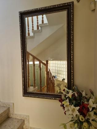 מראה גדולה במצב מעולה שמורה