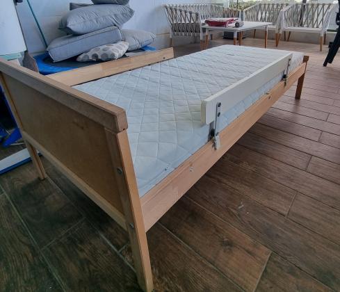 מיטת מעבר של איקאה