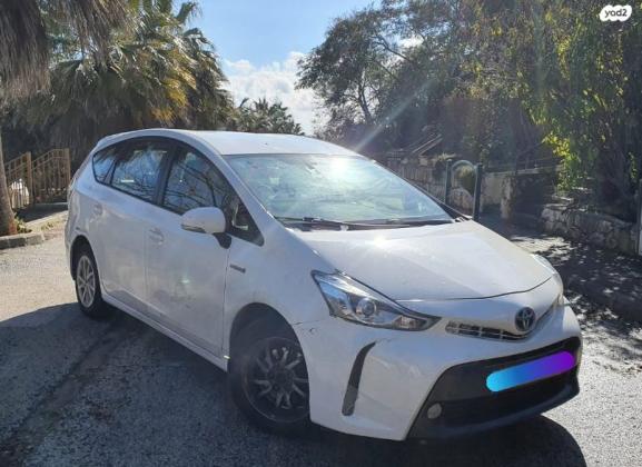 טויוטה פריוס פלוס הייבריד (2017)