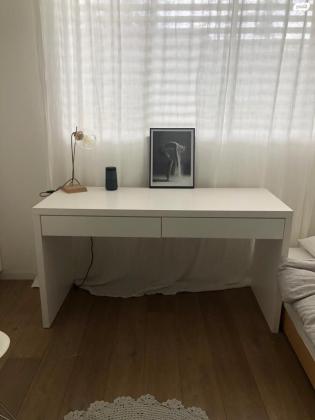 שולחן עבודה במצב מעולה!עבודת נגרות