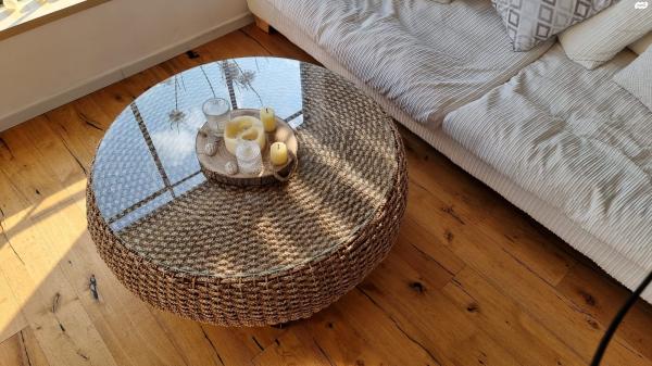 שולחן סלון מעוצב במצב מצוין