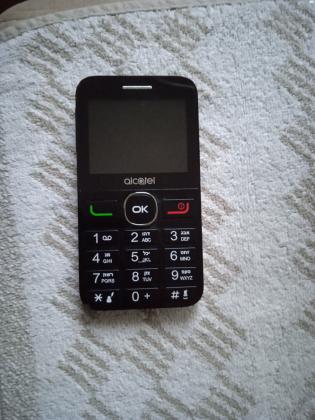 פלאפון ALCATEL, במצב כמו חדש, עם נרתיק
