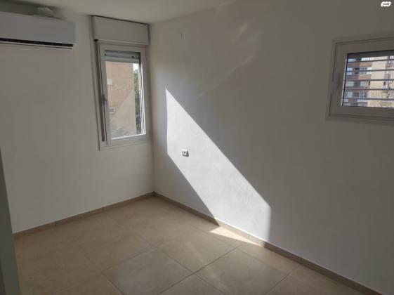 הרב אונטרמן 8 (משכנות גנים וקרית הרב סלומון)