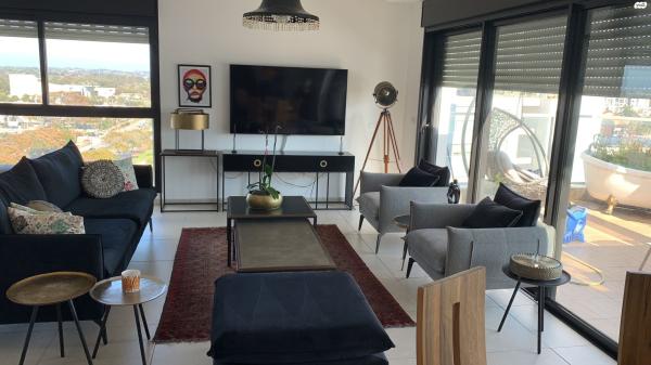 חנה רובינא 40 (מרכז)