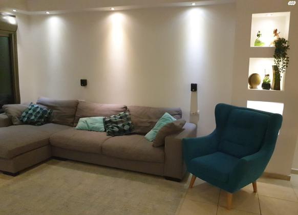 יעל רום 17 (אם המושבות)