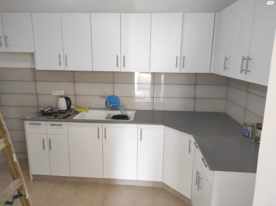 הרב אונטרמן 8 (משכנות גנים וקרית הרב סלומון)