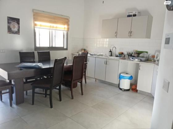 ישראל גלילי 12 (רמות)