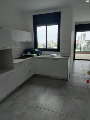 ברל כצנלסון 43 (זיו)