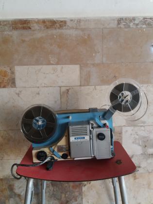 מקרן סרטים ישן פלוס סרטים מקרן סרטים