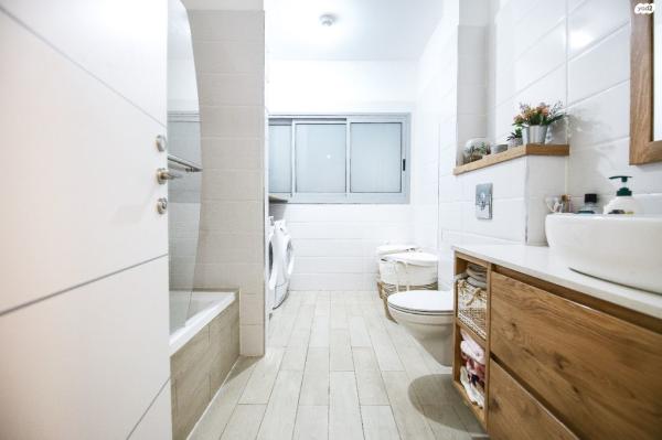 דקל הדום 15 (ניסן)