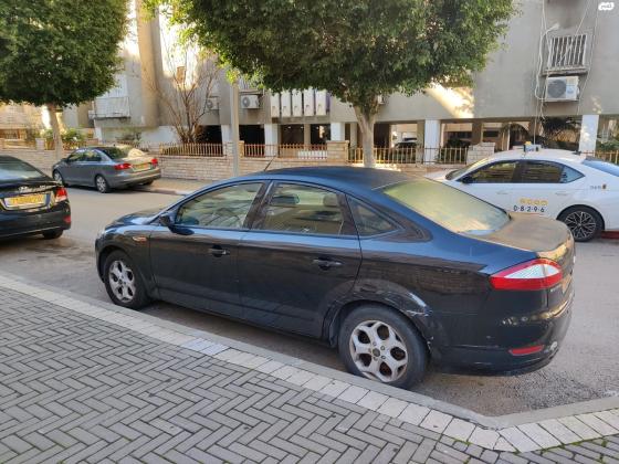 פורד מונדאו (2010)