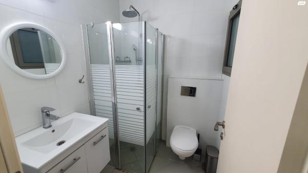 קרן היסוד 11