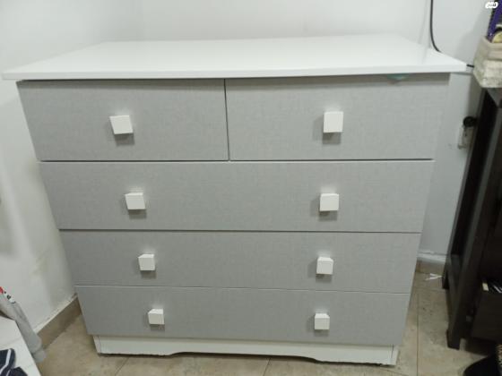 שידה ומזרון של שילב במצב