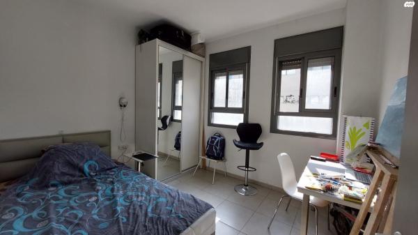 הנמל 53 (עיר תחתית)